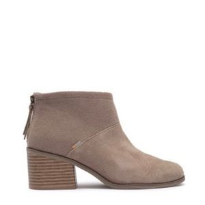 Toms Lacy Booties Women’s size 6